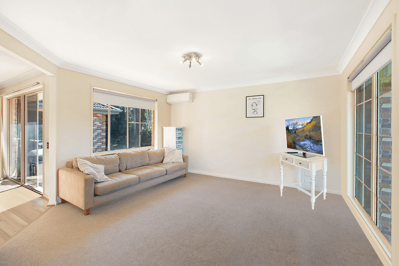 22 Shamrock Avenue, BANORA POINT, NSW 2486