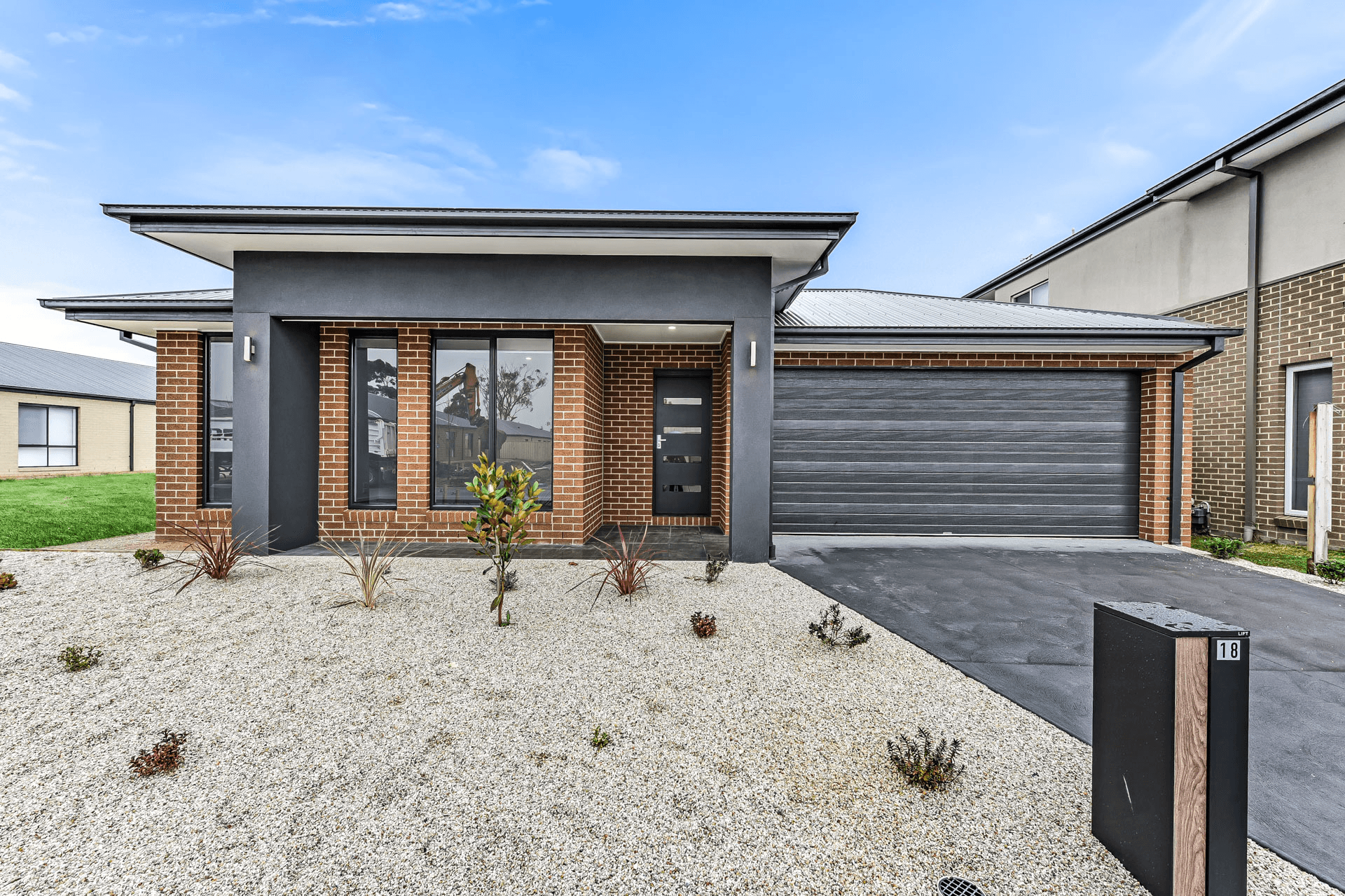 18 Monica Way, BEACONSFIELD, VIC 3807