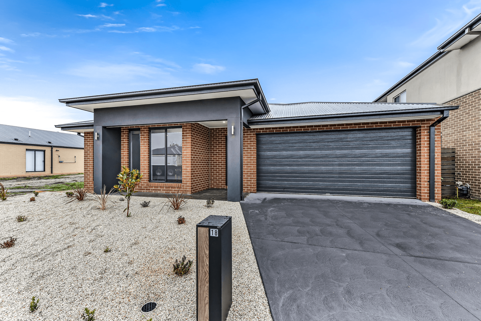 18 Monica Way, BEACONSFIELD, VIC 3807