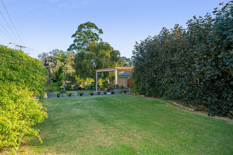 23 Hunter Drive, LESMURDIE, WA 6076