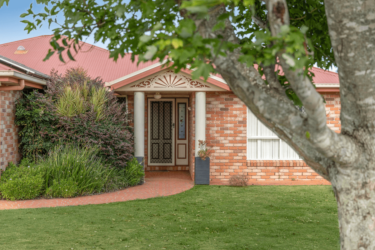 9 Paulene Crescent, Kearneys Spring, QLD 4350