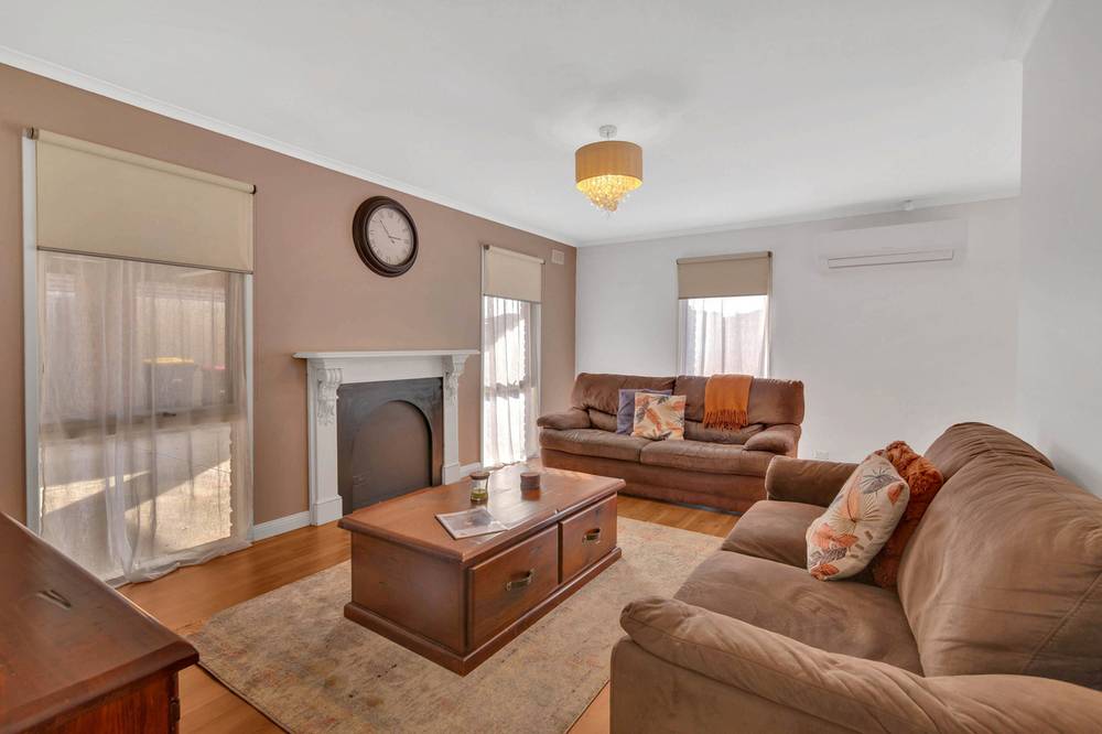 27 Leggatt Street, Melton South, VIC 3338