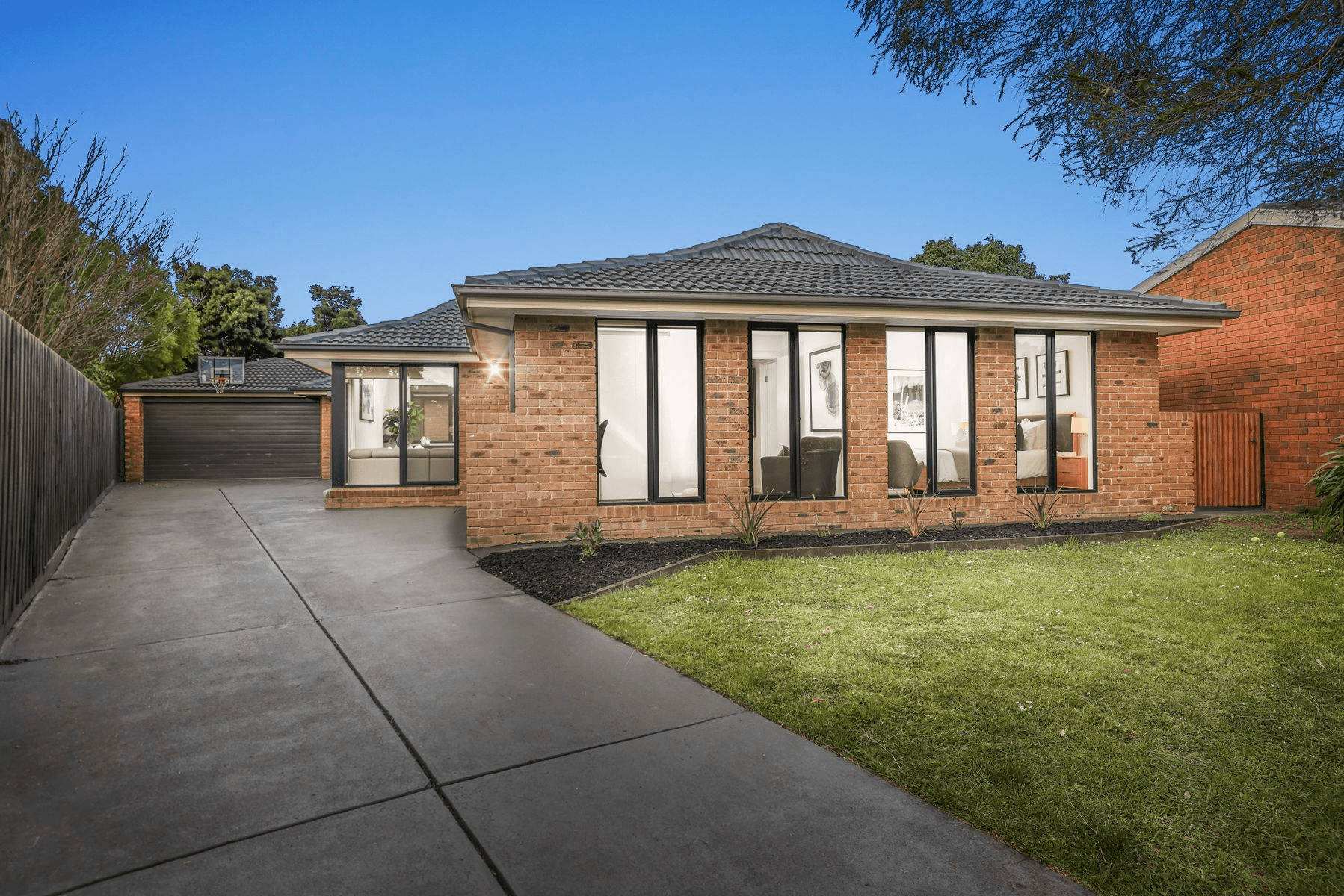 10 Homewood Close, Ferntree Gully, VIC 3156