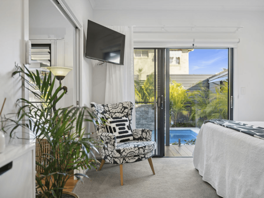 8 Lawson Street, RED ROCK, NSW 2456