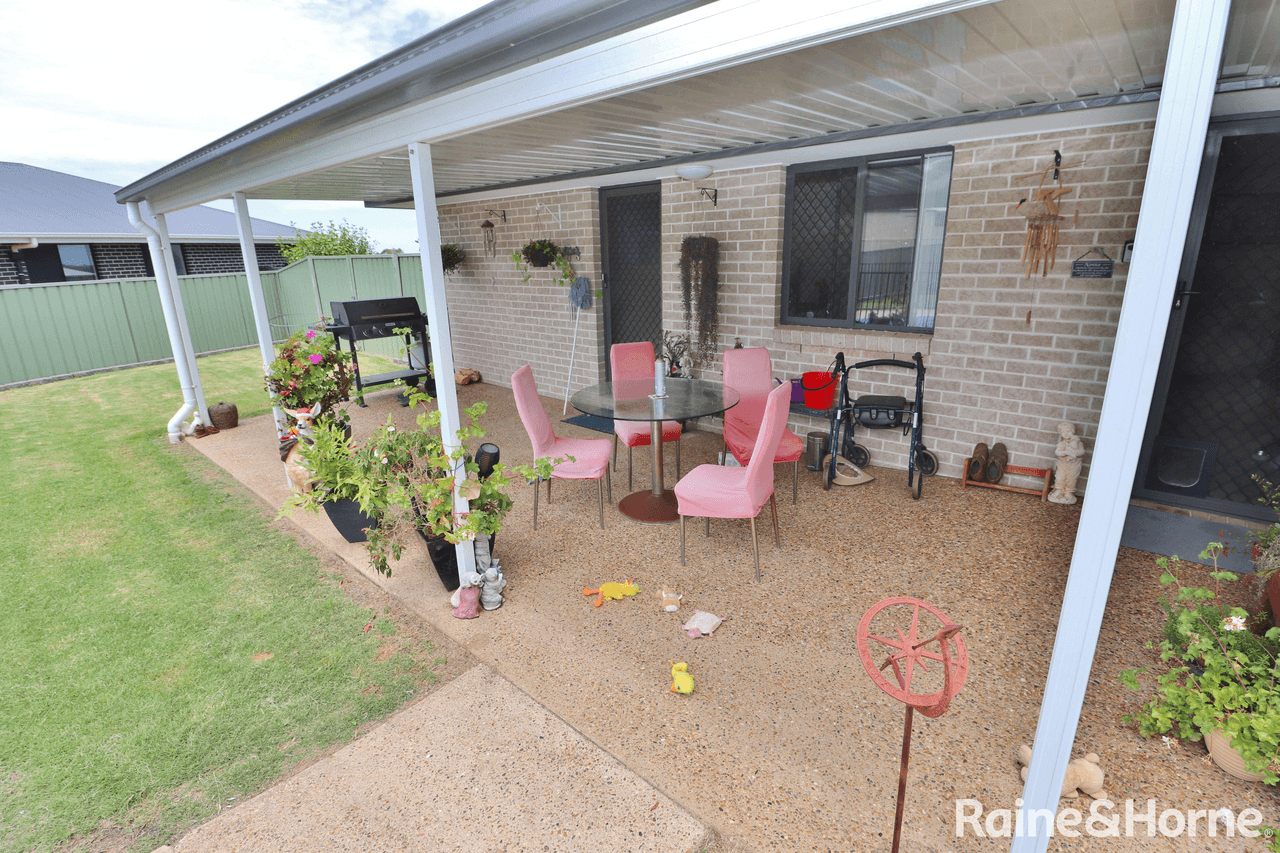 51 Banksia Drive, KINGAROY, QLD 4610