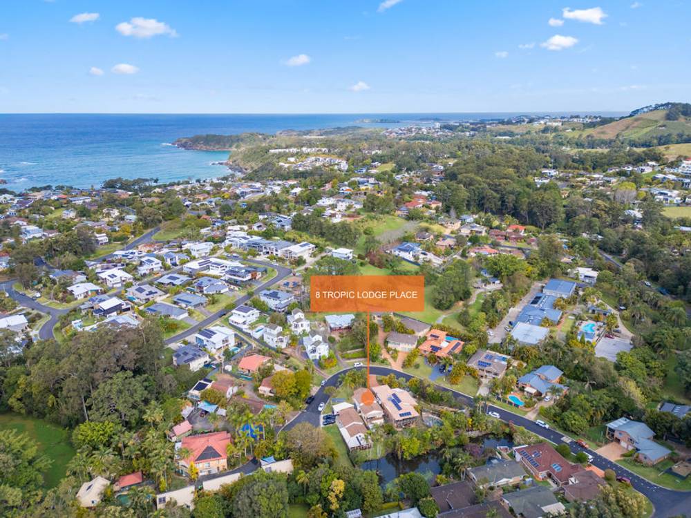 8 Tropic Lodge Place, KORORA, NSW 2450