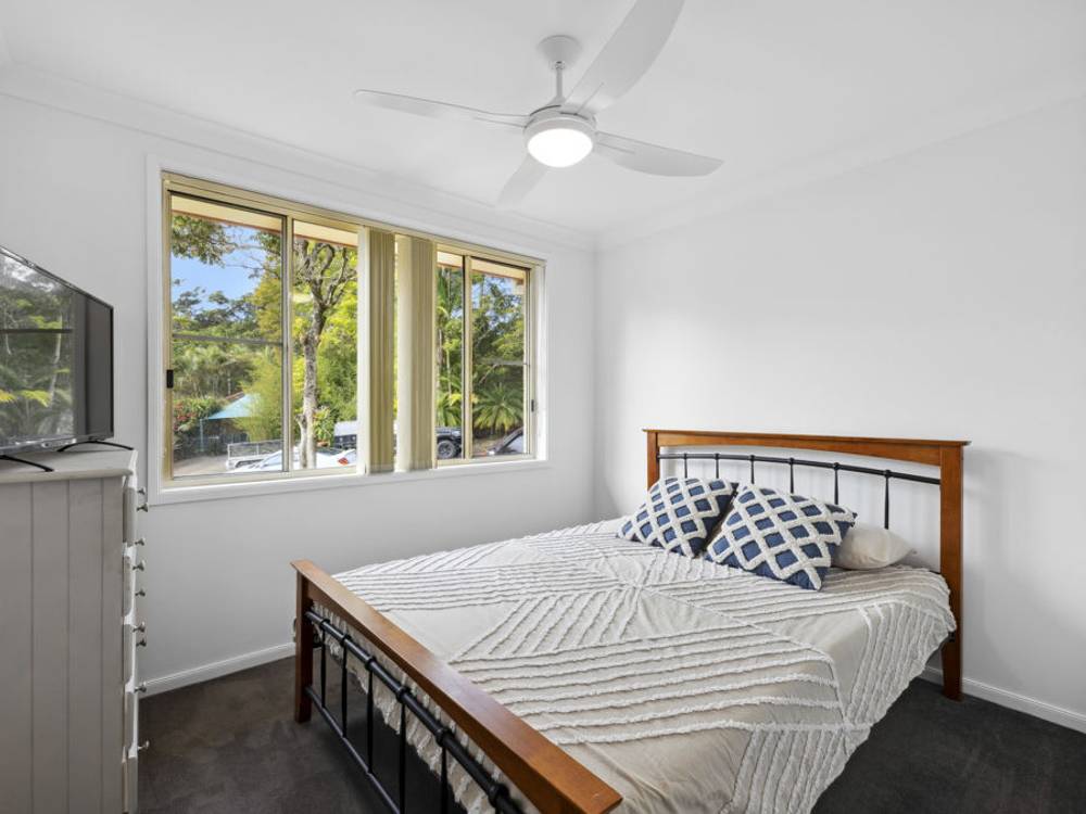 8 Tropic Lodge Place, KORORA, NSW 2450