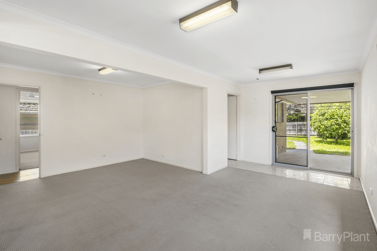 73 Dobell Avenue, SUNBURY, VIC 3429