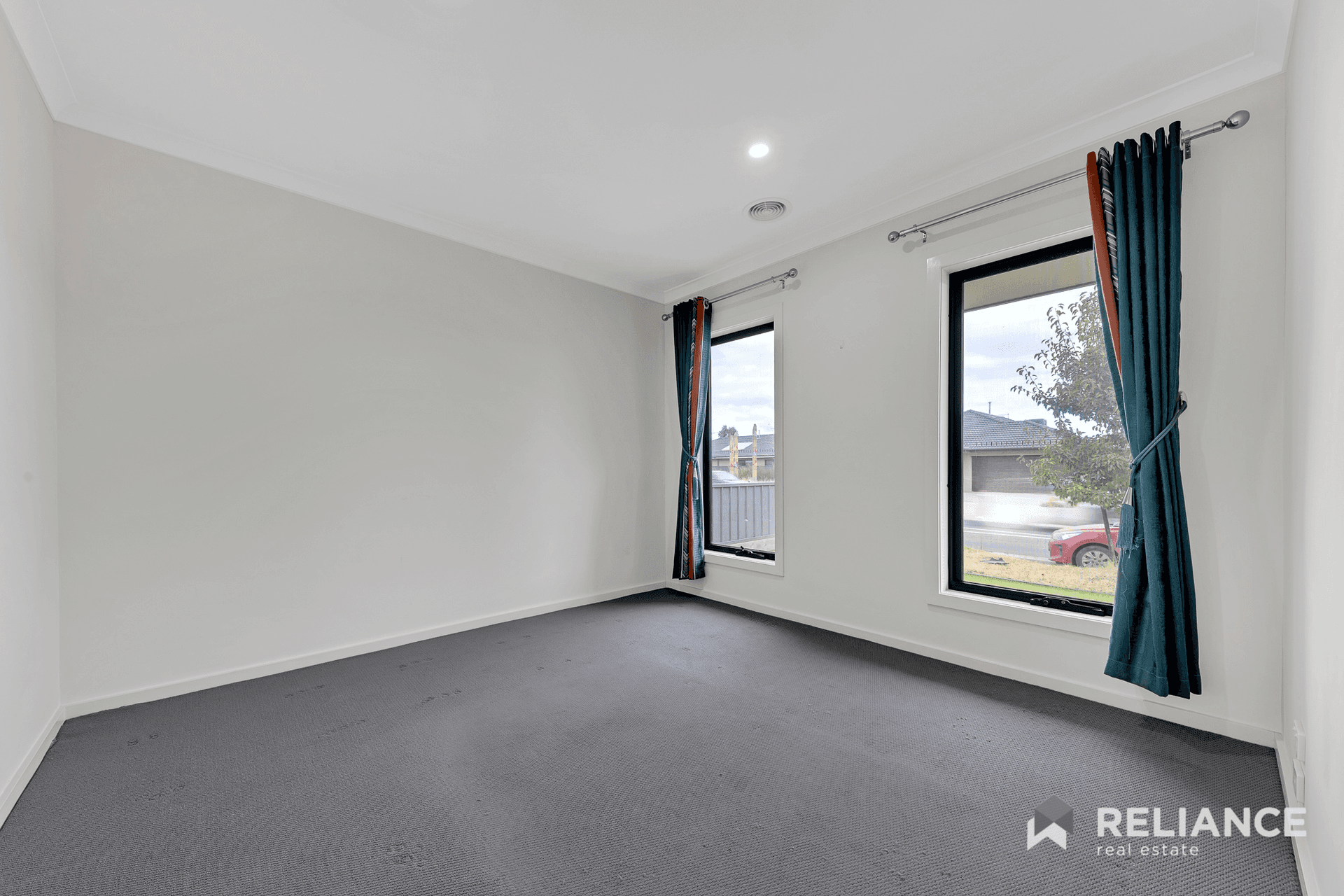 6 Wimbledon Boulevard, Strathtulloh, VIC 3338