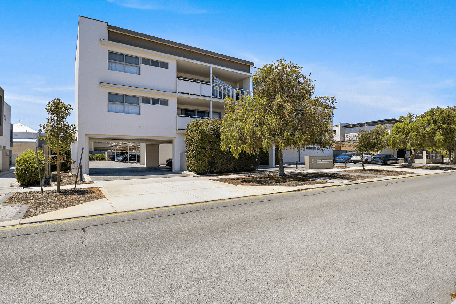 12/28 Pollard Street, Glendalough, WA 6016