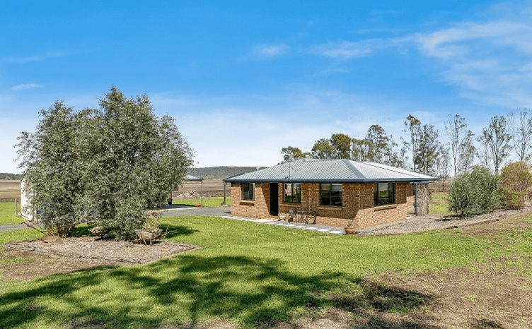 208 WATTS SIDING Road, CAMBOOYA, QLD 4358