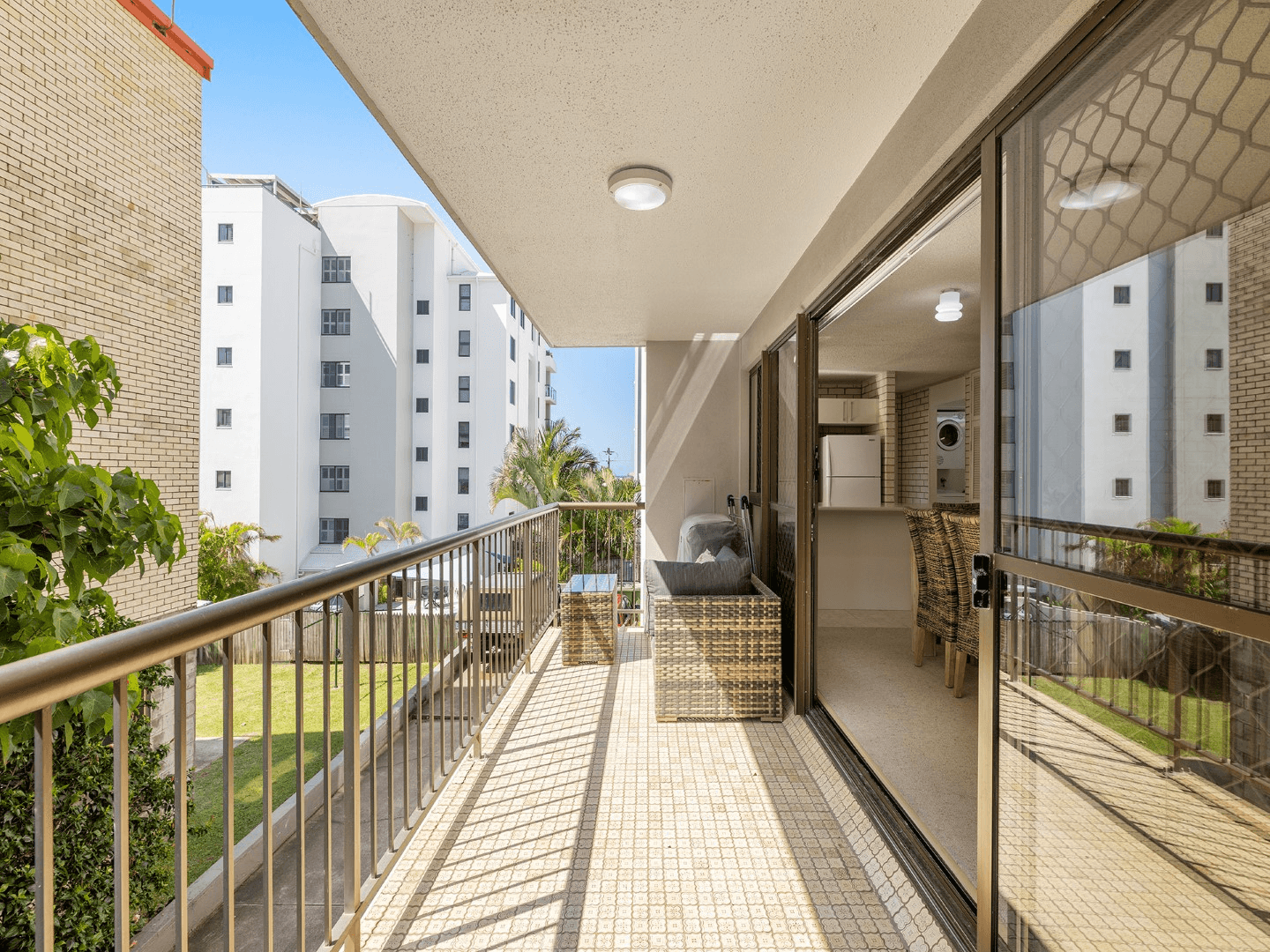 1/24 Moreton Parade, KINGS BEACH, QLD 4551