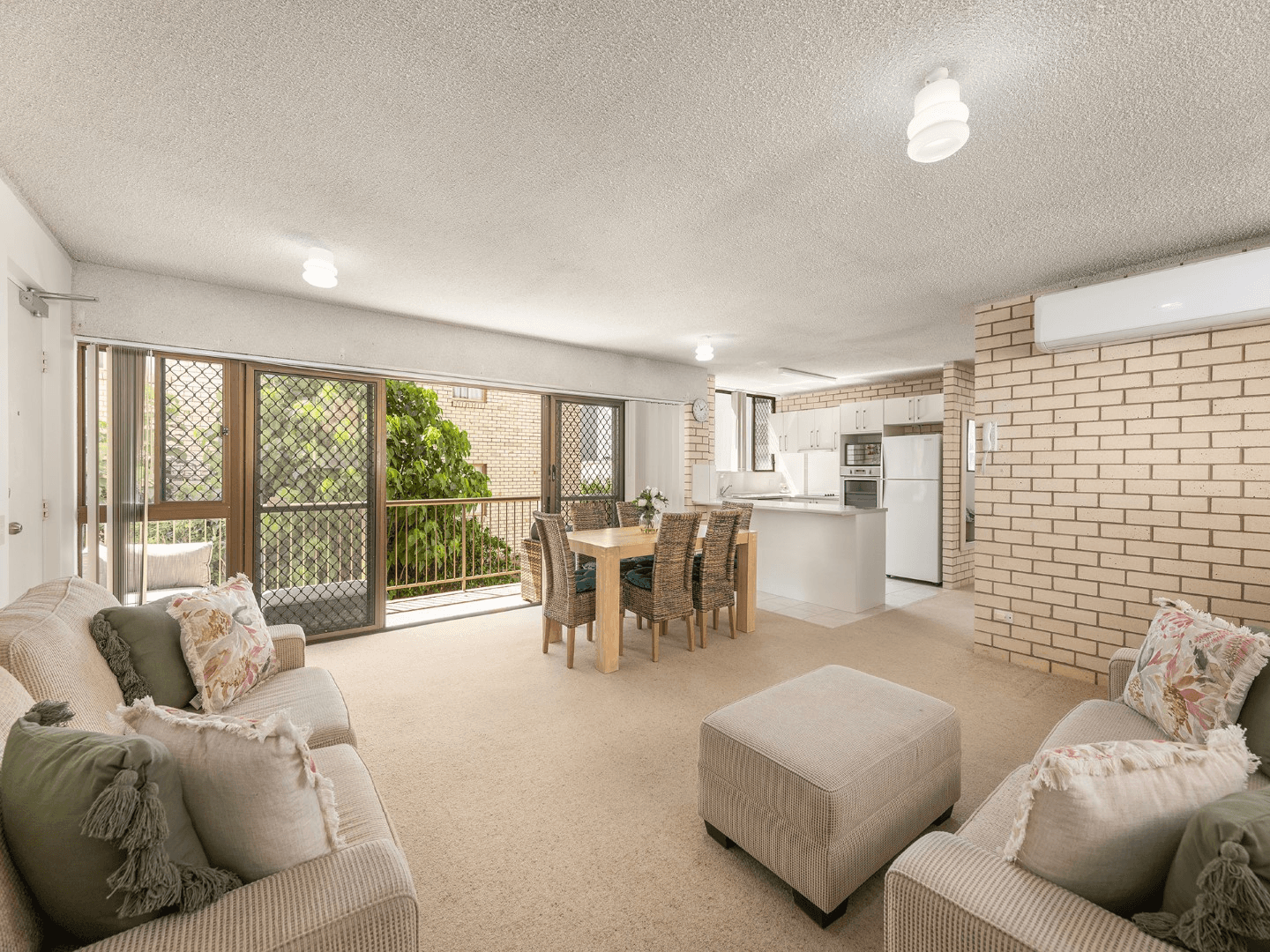 1/24 Moreton Parade, KINGS BEACH, QLD 4551