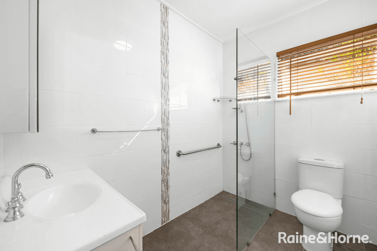 11 Lomatta Street, THE GAP, QLD 4061