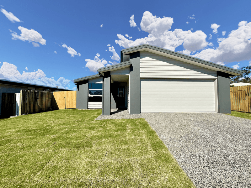 24 Waugh Street, Urangan, QLD 4655