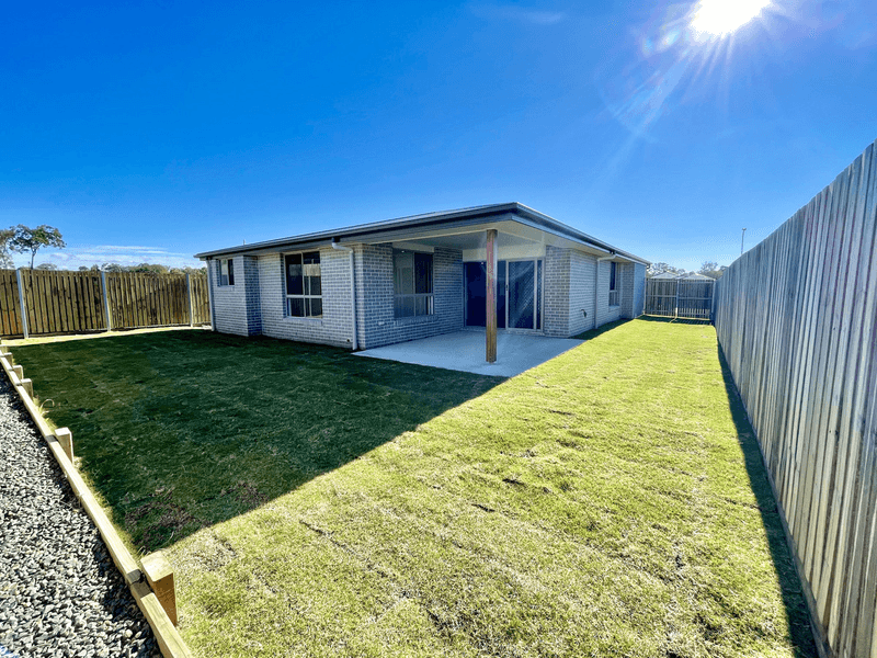 24 Waugh Street, Urangan, QLD 4655