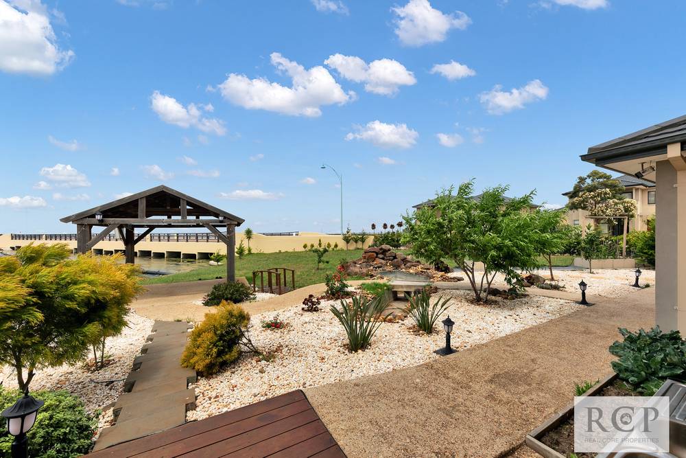 255-259 Sanctuary Lakes South Boulevard, POINT COOK, VIC 3030