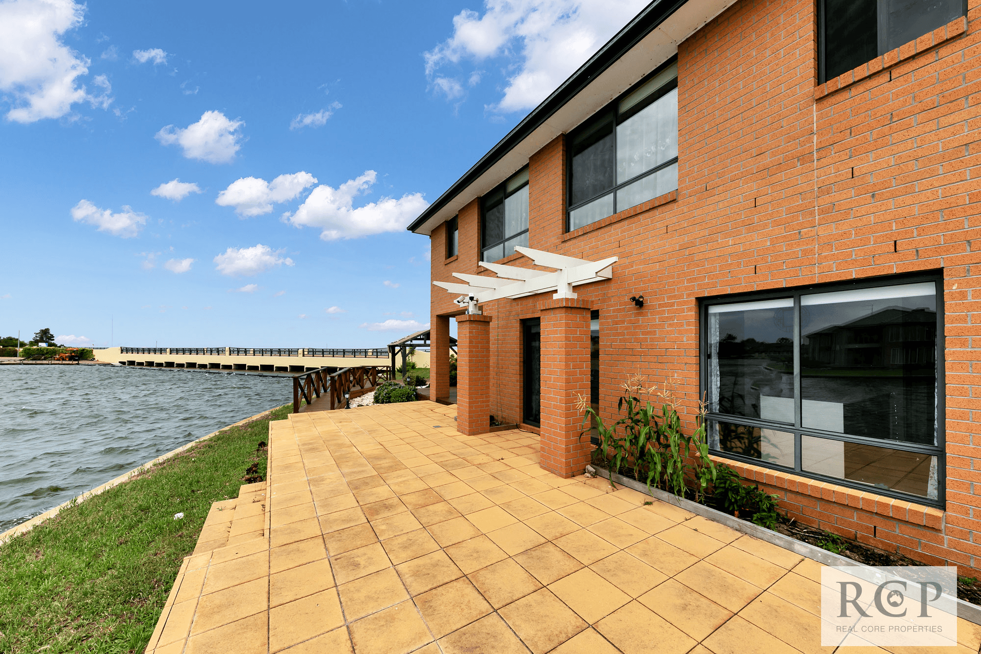 255-259 Sanctuary Lakes South Boulevard, POINT COOK, VIC 3030