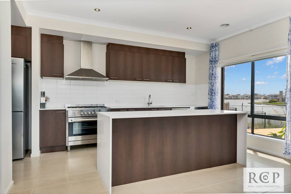 255-259 Sanctuary Lakes South Boulevard, POINT COOK, VIC 3030