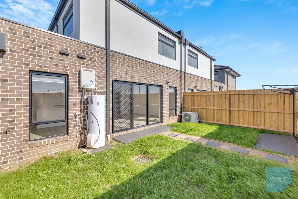 5 Emmanue Street, DEANSIDE, VIC 3336