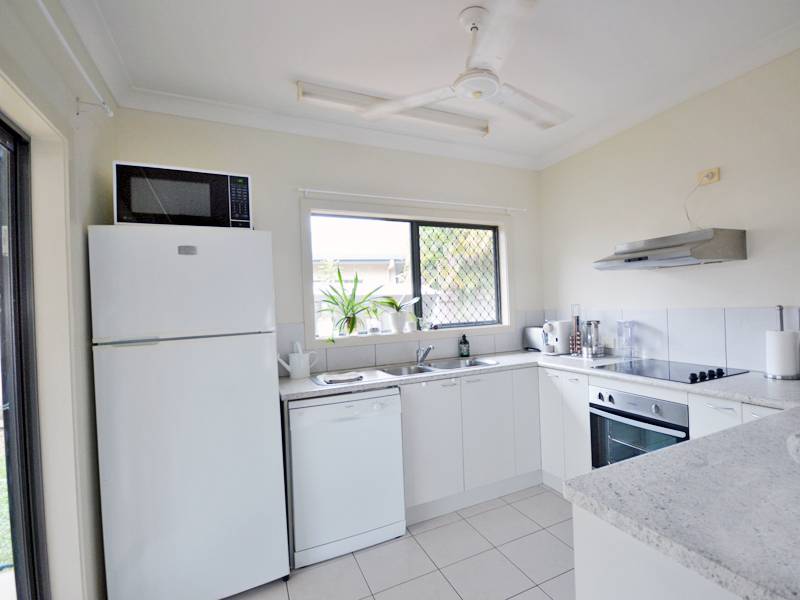 4/4 Transmission Street, Rocky Point, QLD 4874