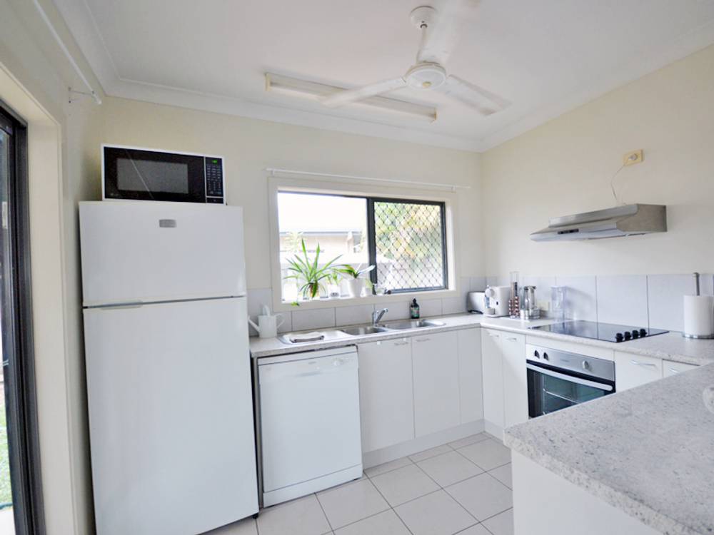 4/4 Transmission Street, Rocky Point, QLD 4874