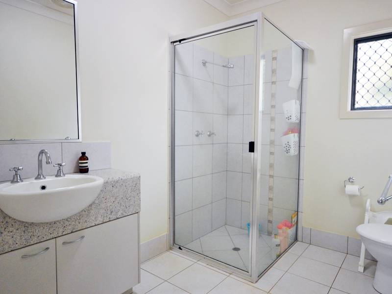 4/4 Transmission Street, Rocky Point, QLD 4874