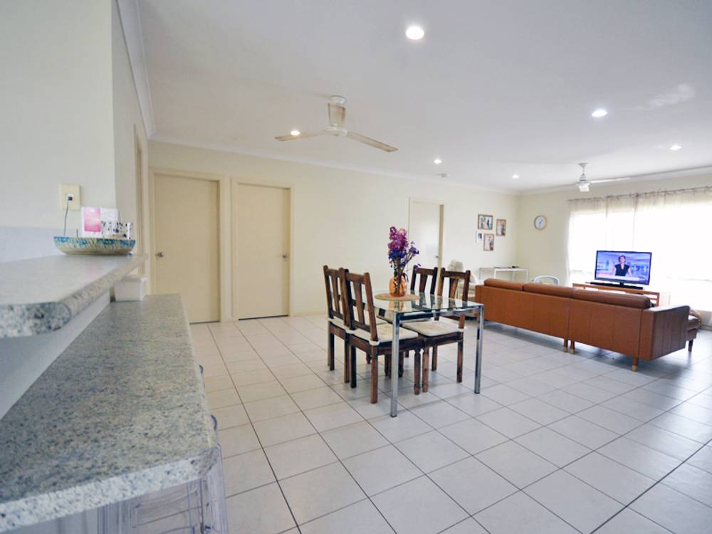 4/4 Transmission Street, Rocky Point, QLD 4874