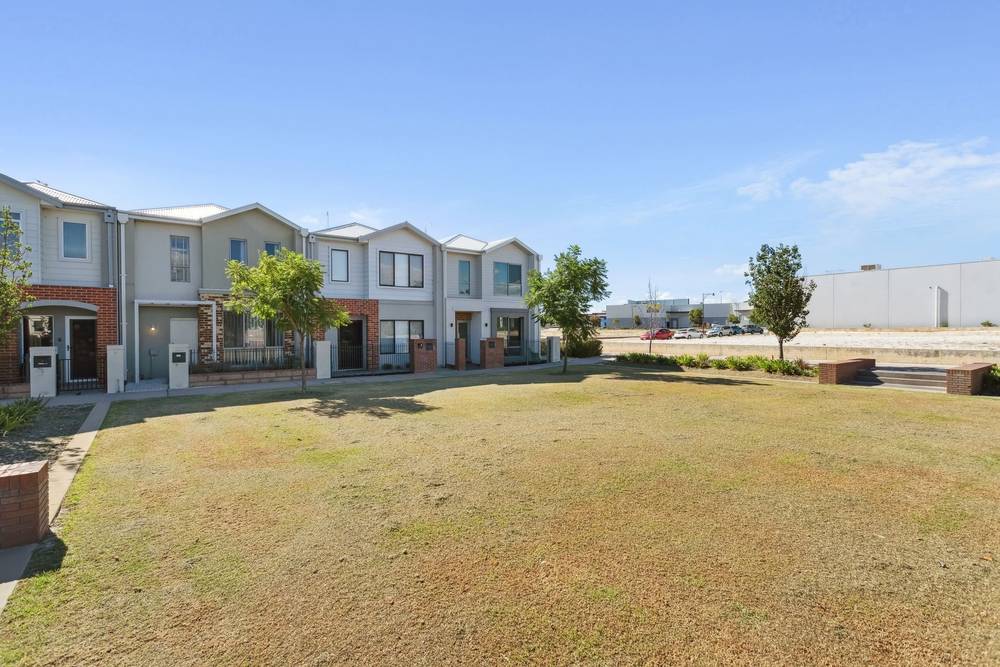 6 Penal Lane, Ellenbrook, WA 6069