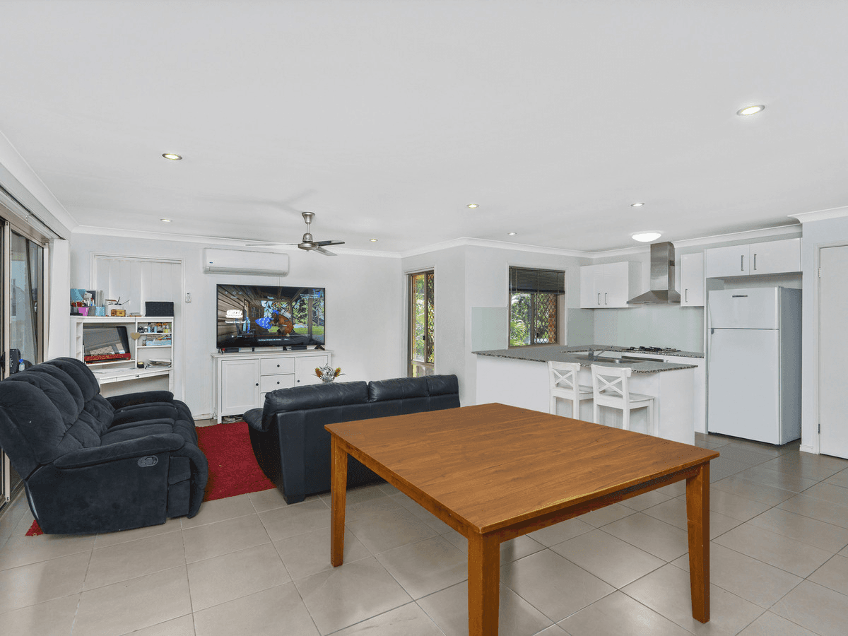 12 Joshua Place, OXENFORD, QLD 4210