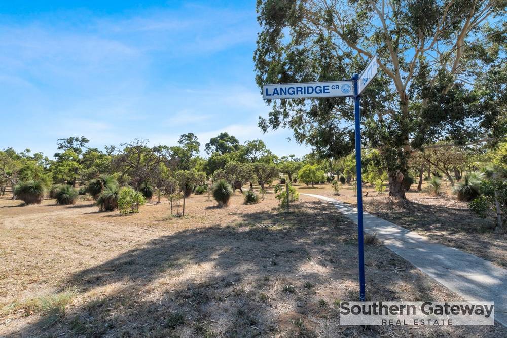 19 Langridge Crescent, ORELIA, WA 6167