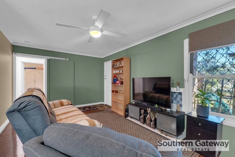 19 Langridge Crescent, ORELIA, WA 6167