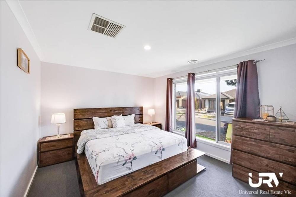 16 Nebula Cresent, MICKLEHAM, VIC 3064