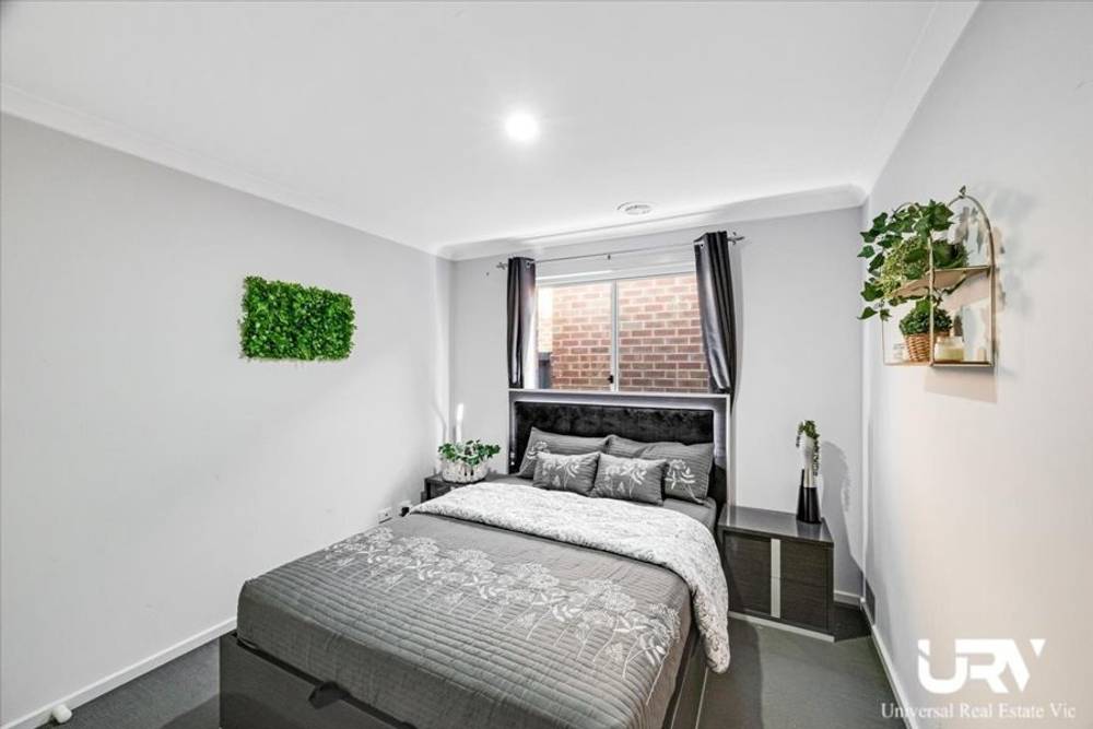 16 Nebula Cresent, MICKLEHAM, VIC 3064