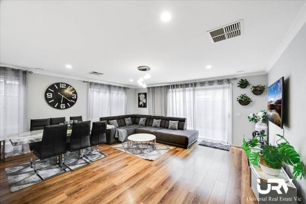16 Nebula Cresent, MICKLEHAM, VIC 3064