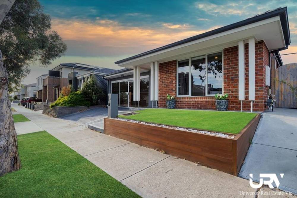 16 Nebula Cresent, MICKLEHAM, VIC 3064
