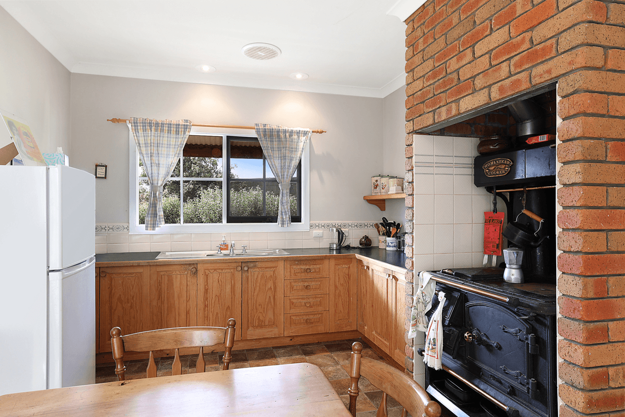 79 Timboon-Curdievale Road, TIMBOON, VIC 3268