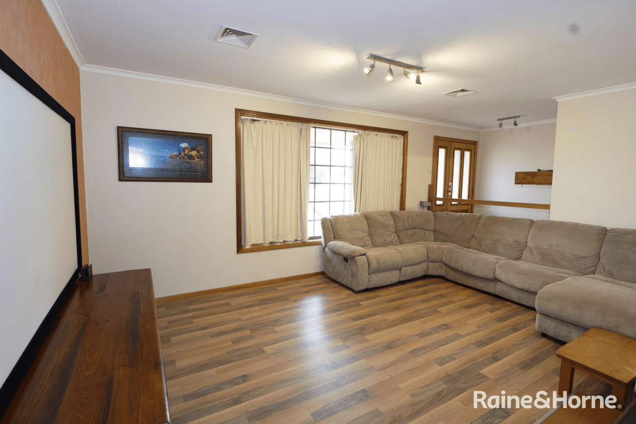 29 Maule Avenue, STIRLING NORTH, SA 5710