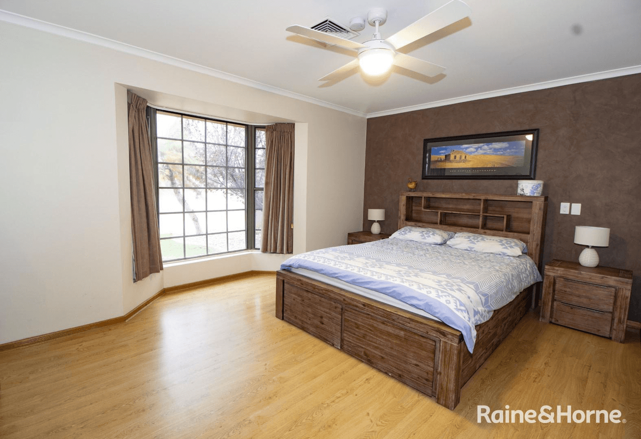 29 Maule Avenue, STIRLING NORTH, SA 5710