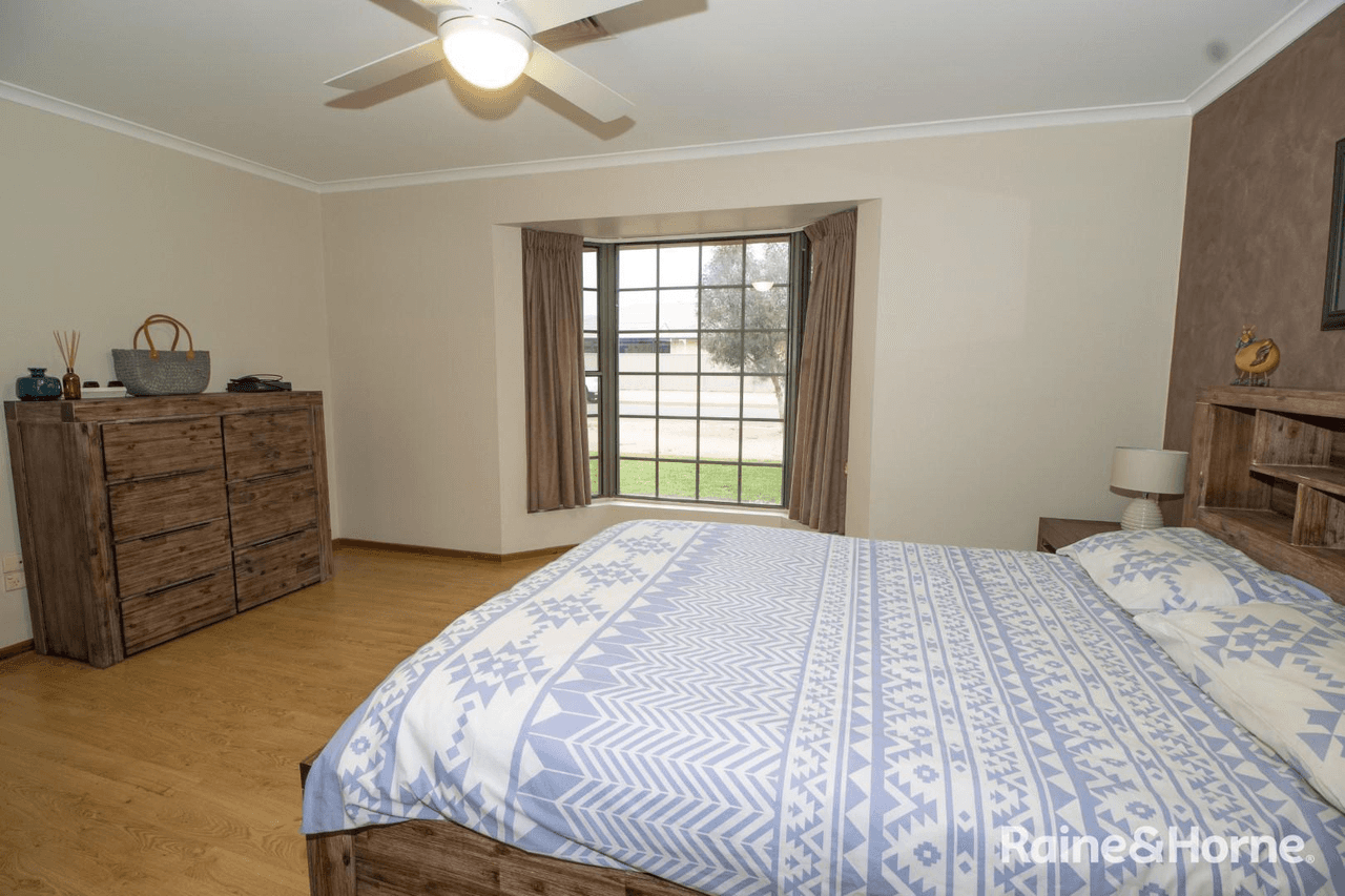 29 Maule Avenue, STIRLING NORTH, SA 5710
