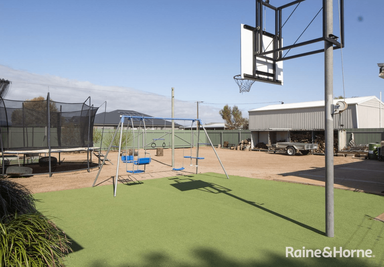 29 Maule Avenue, STIRLING NORTH, SA 5710