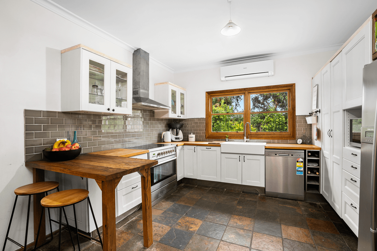 35 Brownes Road, ANAKIE, VIC 3213