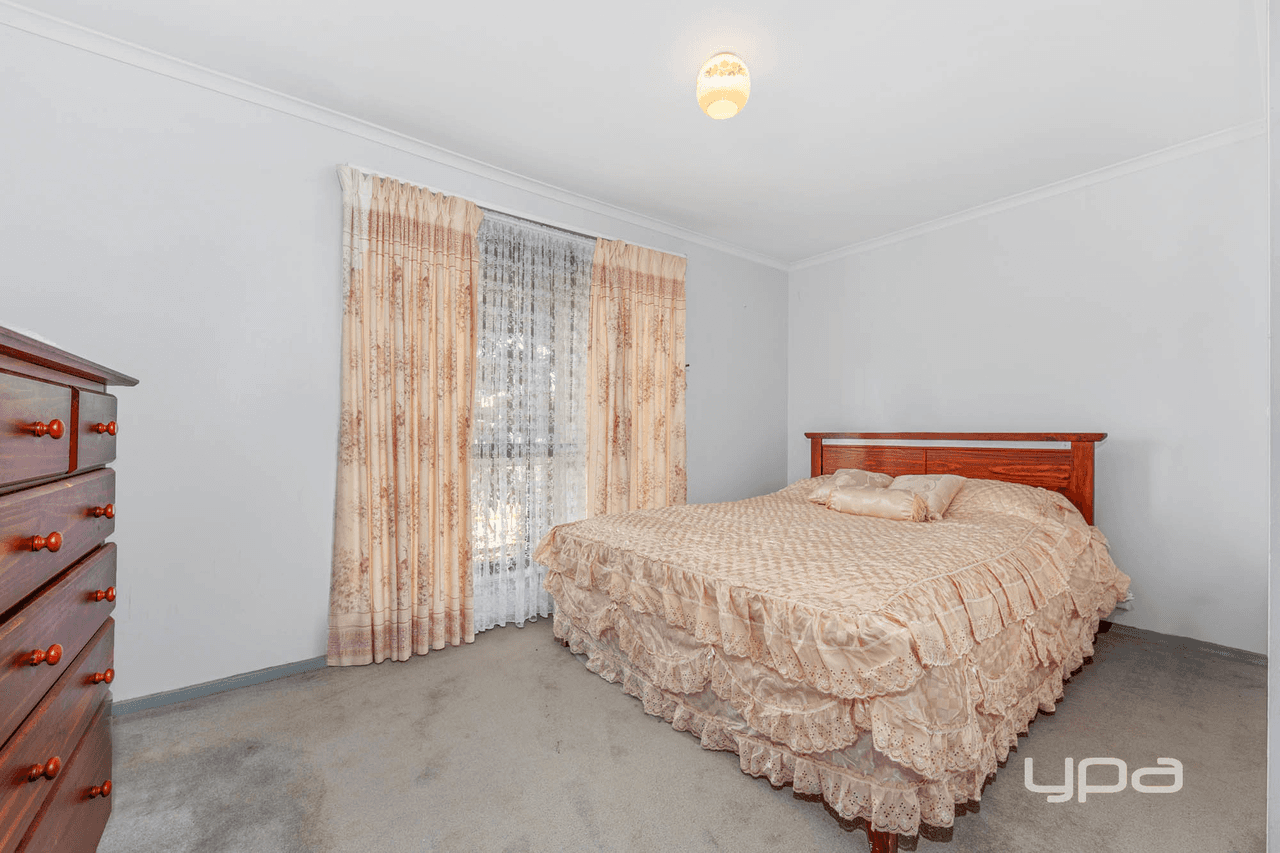 2 Wyvern Walk, KINGS PARK, VIC 3021