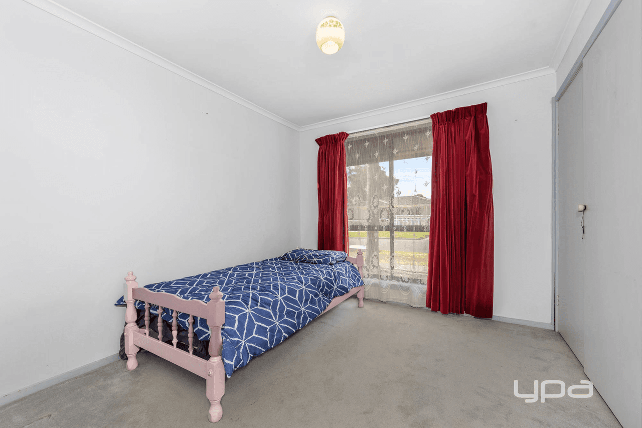 2 Wyvern Walk, KINGS PARK, VIC 3021