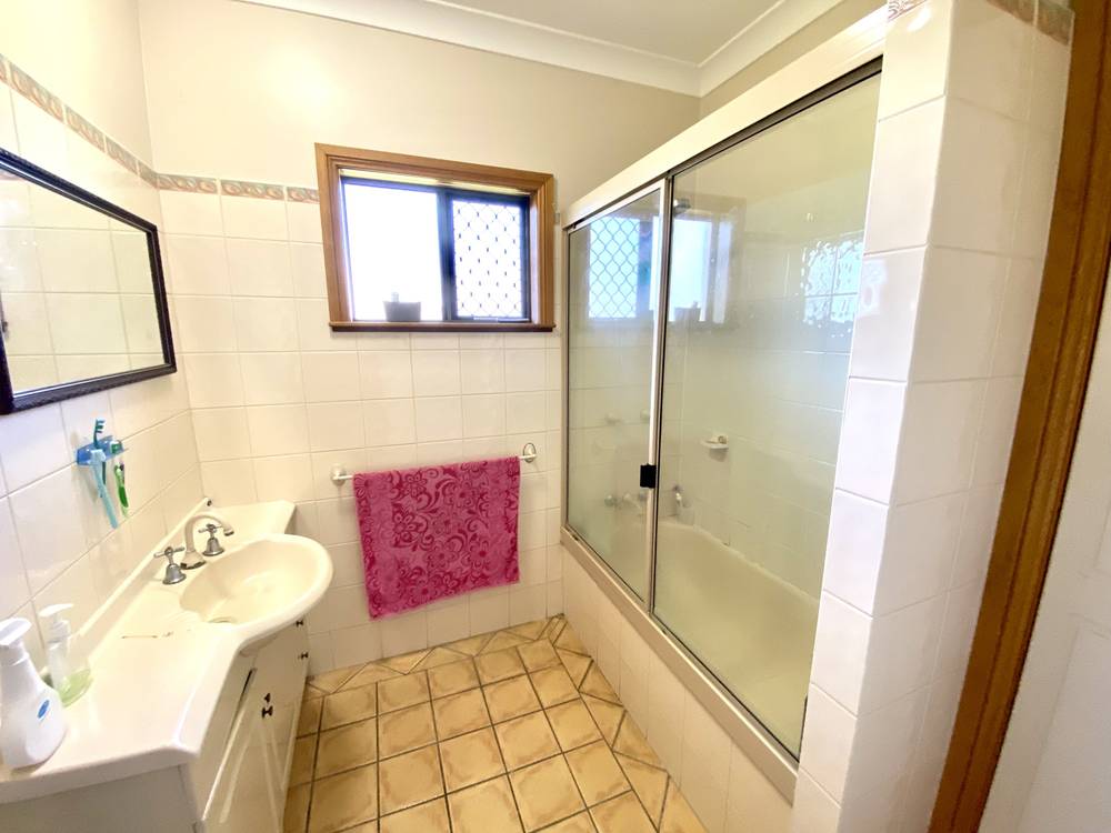 4 Patricia  Road, Ayr, QLD 4807