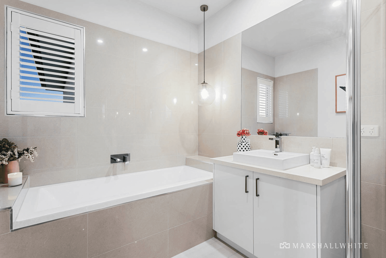 1/4 Beach Grove, Mornington, VIC 3931