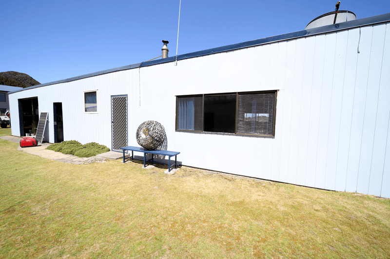 14 Ernies Drive, TRIAL HARBOUR, TAS 7469