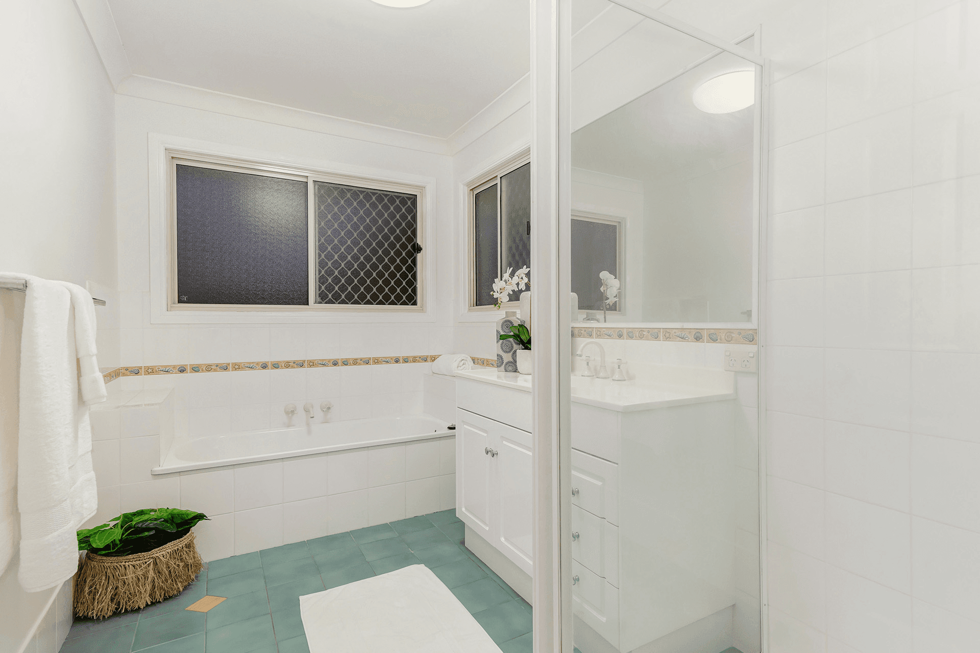 63 Montevideo Drive, Clear Island Waters, QLD 4226