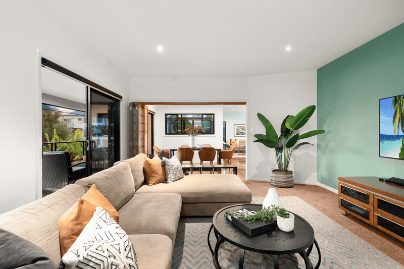 27  Lavington Street, Coorparoo, QLD 4151