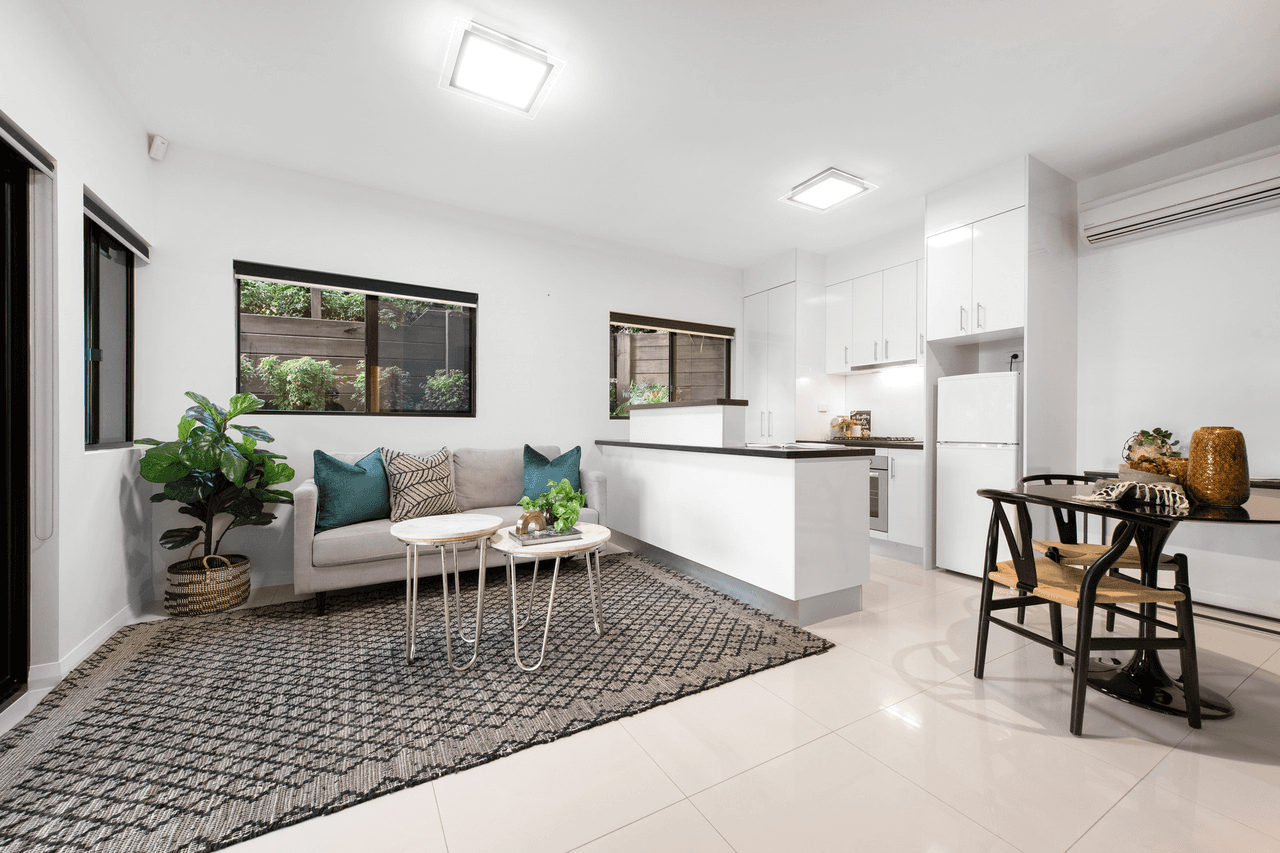 27  Lavington Street, Coorparoo, QLD 4151